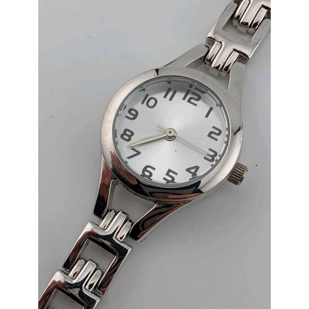 Time & Tru Women's Watch‎ 24mm Case 7" Silver Band Easy Read Dial- New Battery